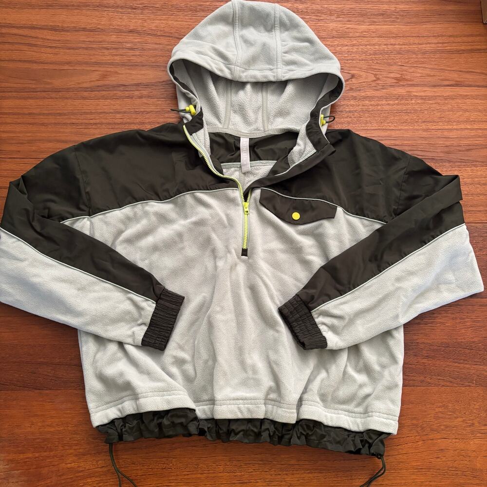 Athleta Women's mint green long sleeve fleece zip up hoodie size small